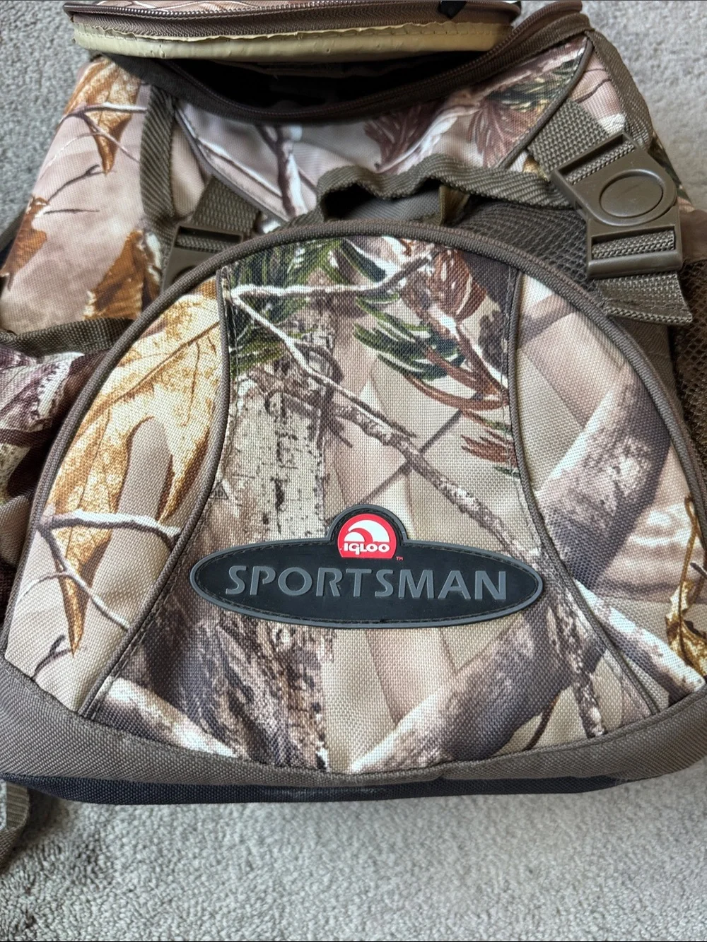 Igloo Sportsman Realtree Camouflage Backpack Hunting Fishing Outdoor